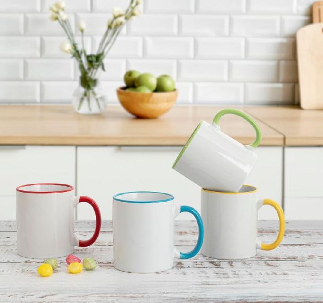 Una taza de cerámica que añade un toque personal a cada sorbo.