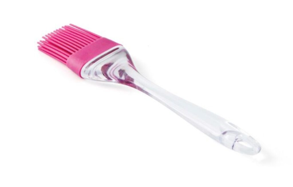 Otro artículo de repostería que necesitas: el pincel plano