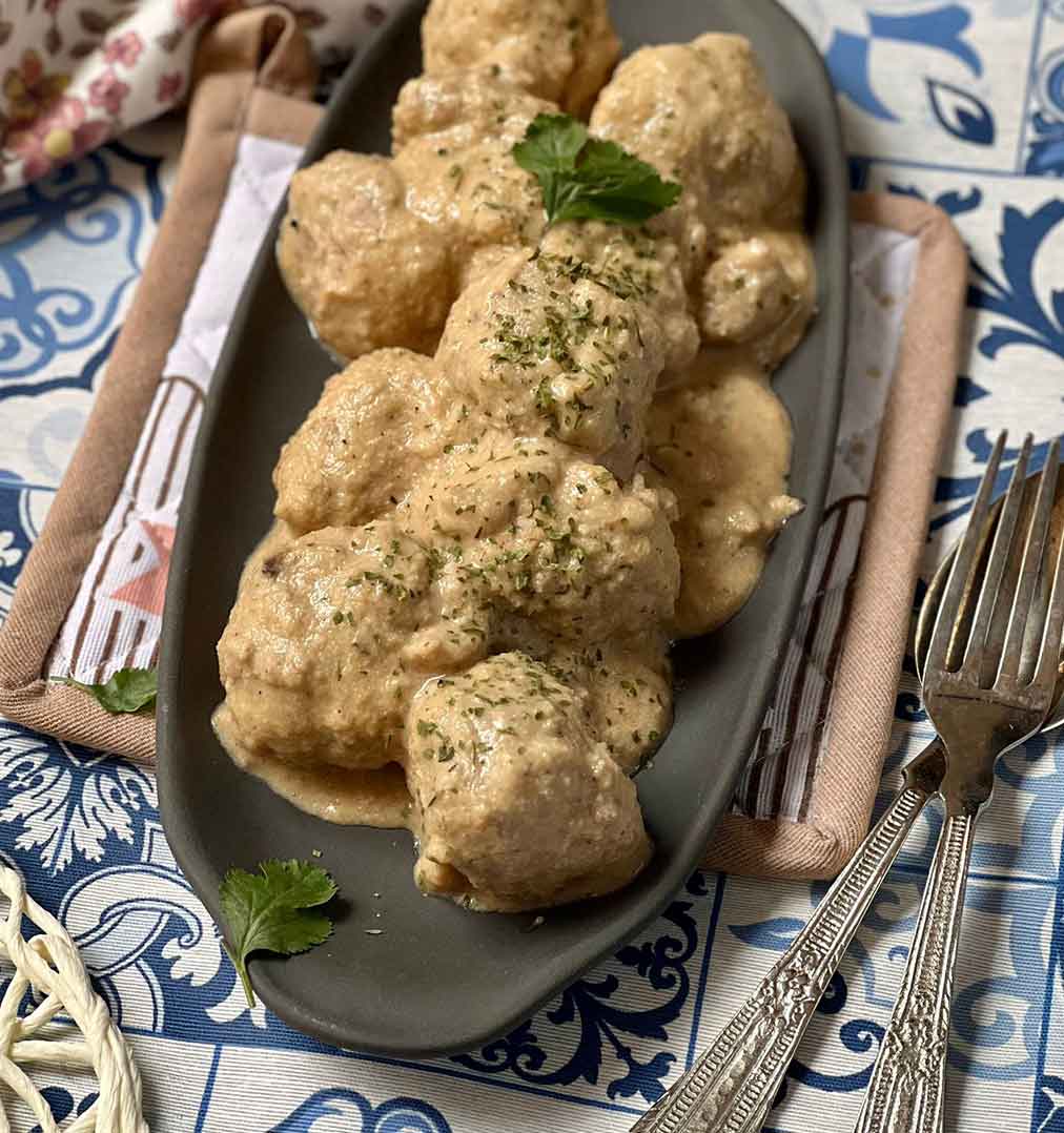 Albóndigas en salsa de almendras de la abuela