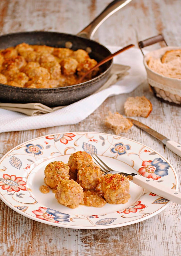 Albóndigas con salsa de almendras