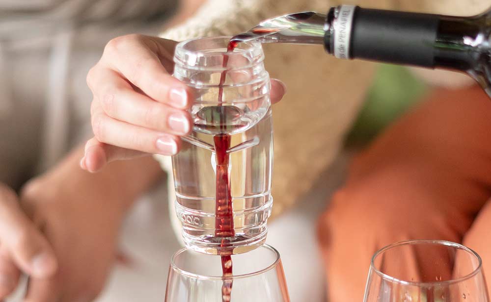 ¿Por qué y cuándo decantar un vino?