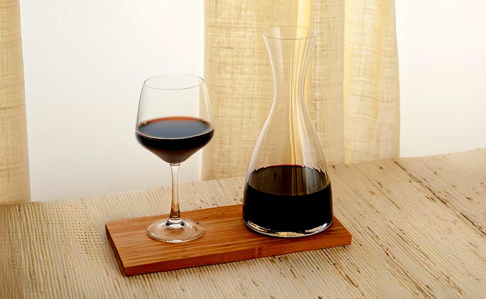 ¿Por qué y cuándo decantar un vino?