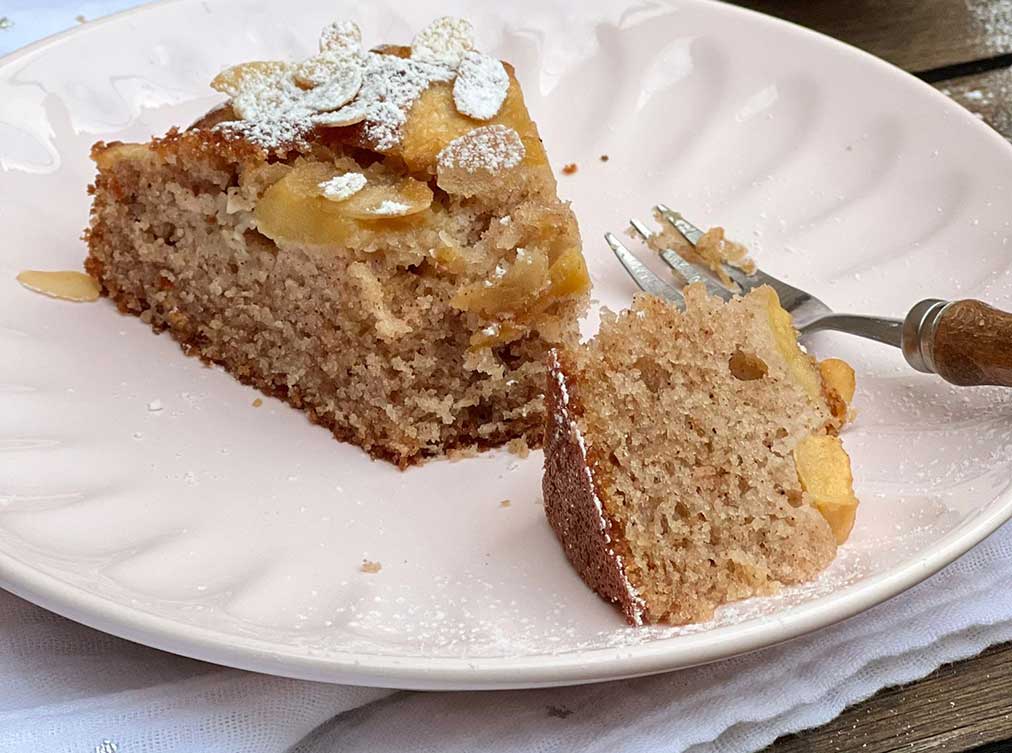 Bizcocho de manzana y almendras