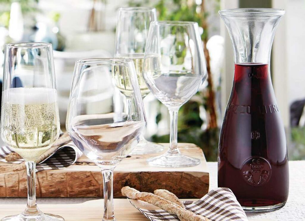 botella de cristal vintage de boca ancha