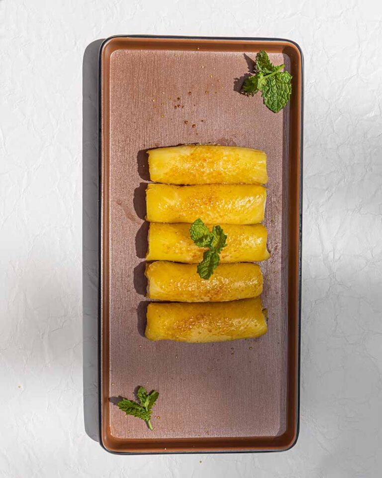 Canelones de piña, queso mascarpone y almendra