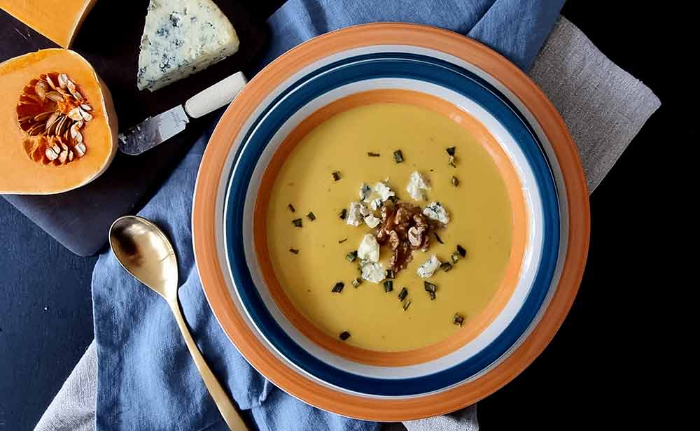 Crema de calabaza con toque suave de roquefort