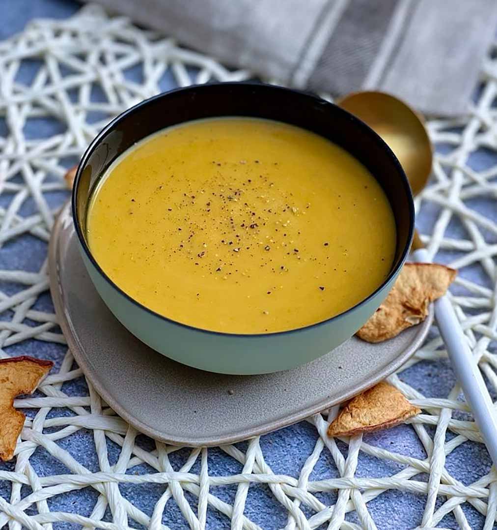 Deliciosa Crema de Calabaza y Manzana con Toque de Curry