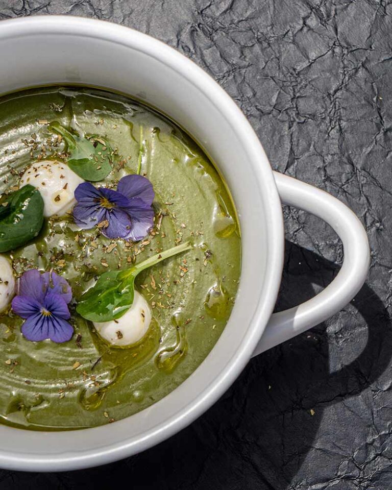 Crema de espinacas y leche de coco en olla rápida