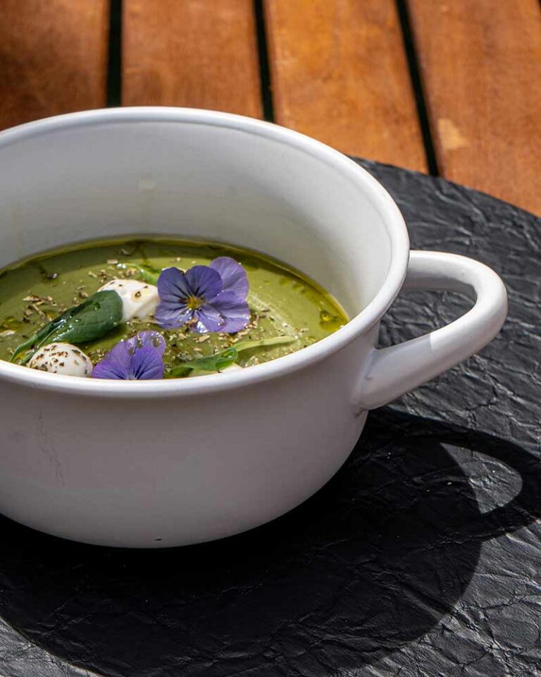 Crema de espinacas y leche de coco en olla rápida