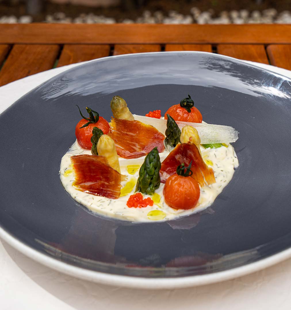 Ensalada de espárragos de Navarra primaveral