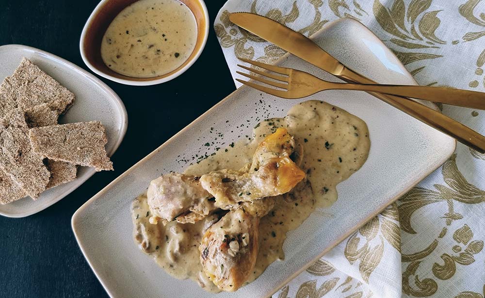 Receta casera de Jamoncitos de pollo en salsa de champiñones