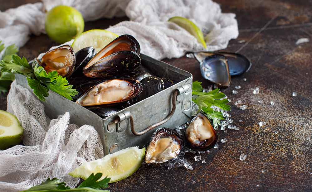 Mejillones en Salsa de Tomate con Toque Picante de Cayena