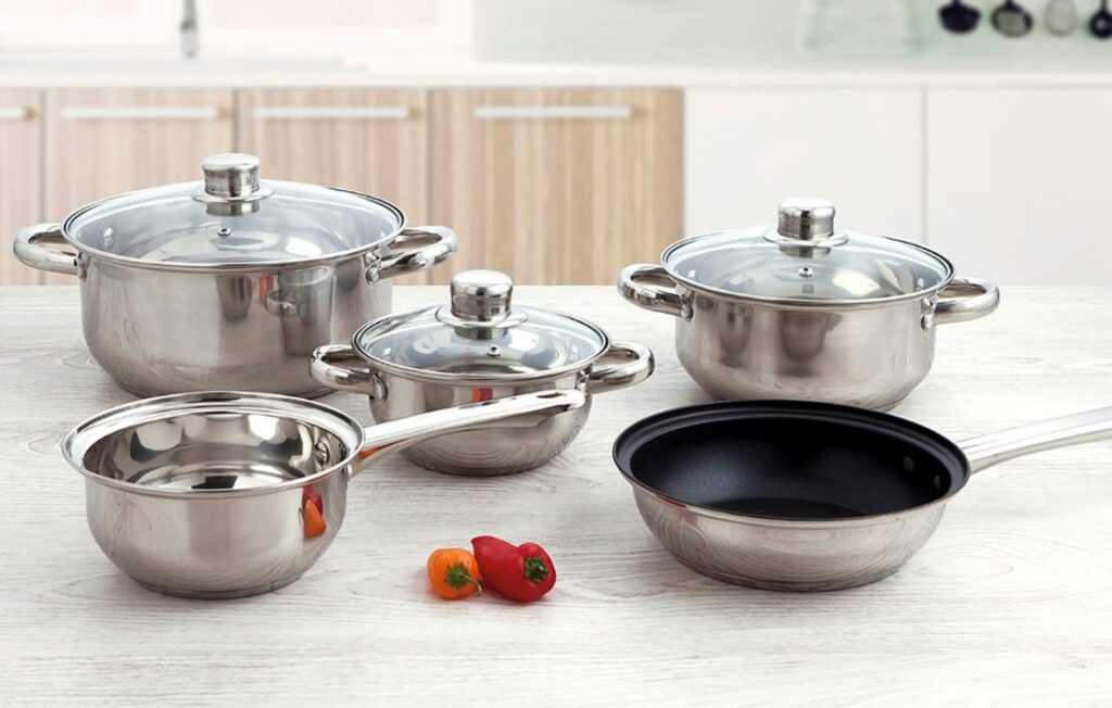 menaje de batería de cocina básica