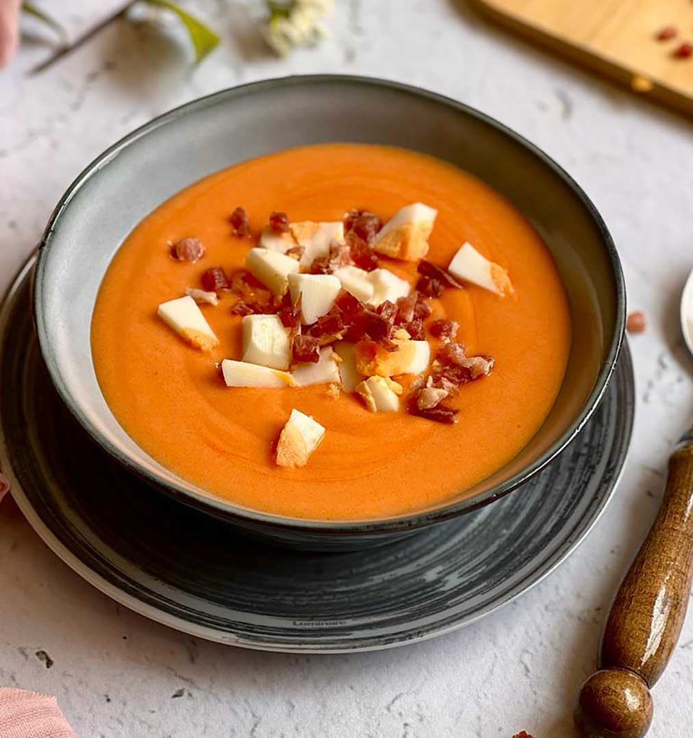 Receta de Salmorejo cordobés, saludable y refrescante